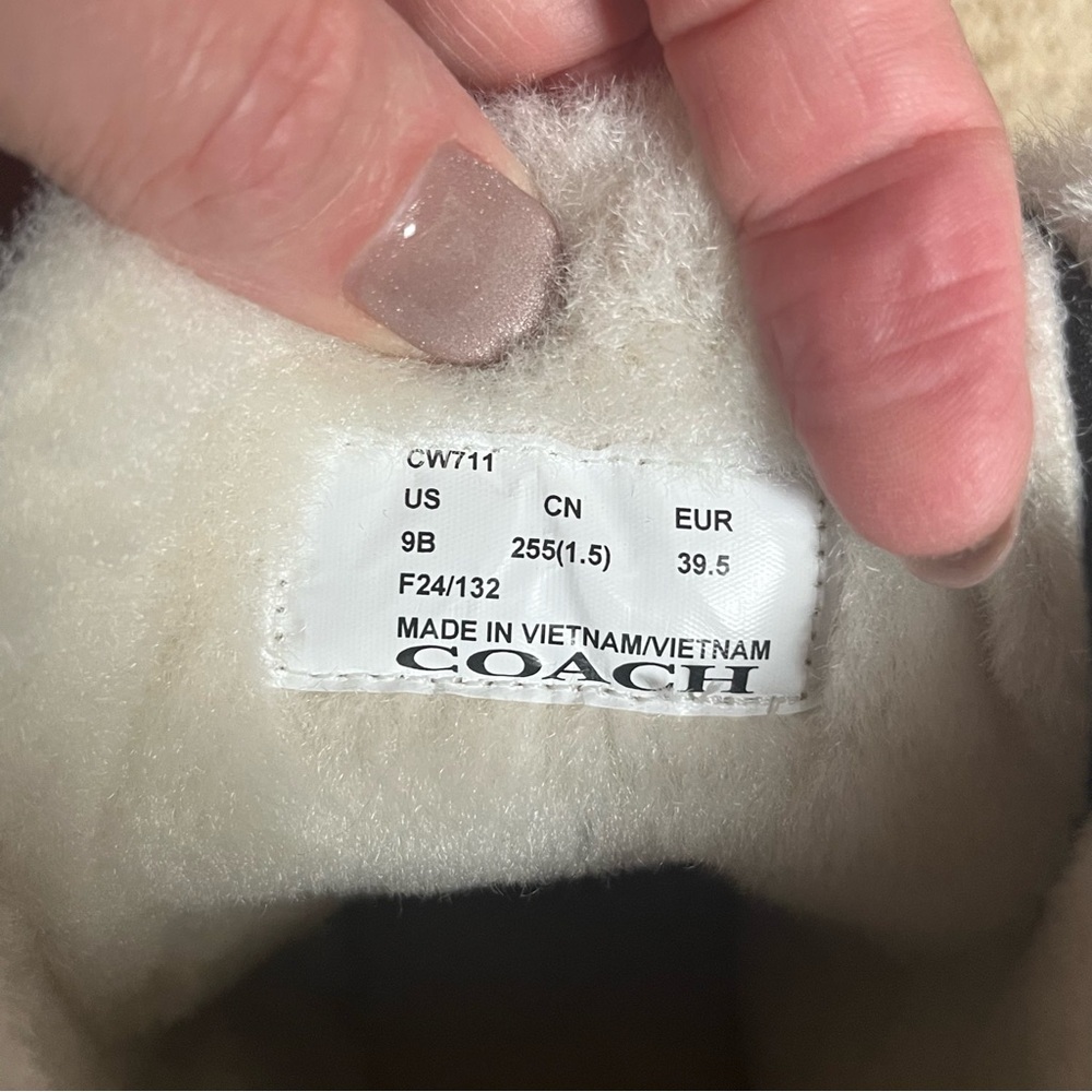 NWT Coach Lorraine Bootie In Signature Canvas and faux shearling lining size 9 - Picture 13 of 13
